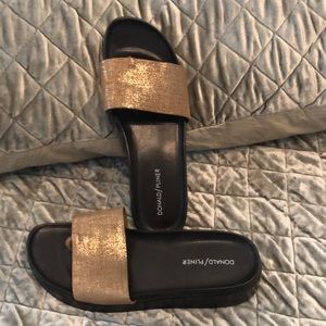 Donald Pliner stack sandals in gold